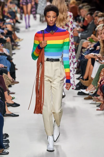 Look 14